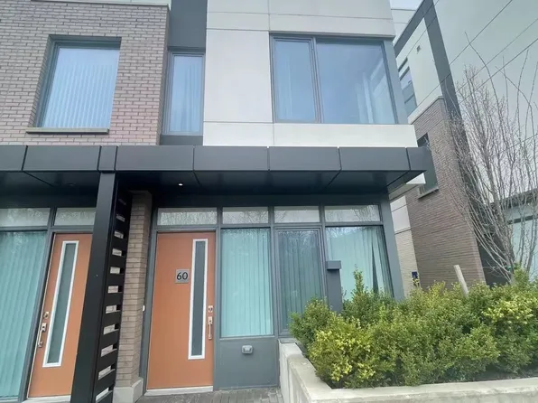 1060 Portage Pkwy E #Townhouse 60, Vaughan, ON L4K 4Z4