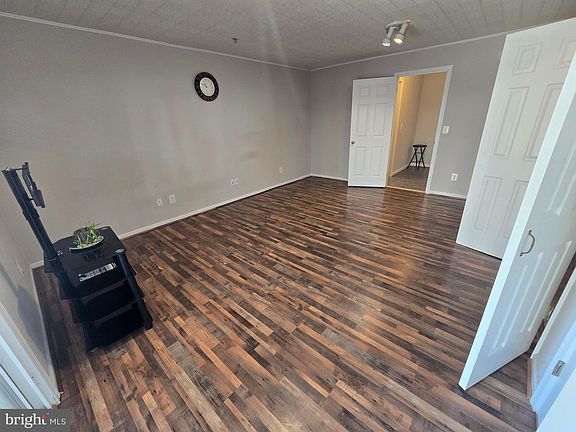 3rd image of 4146 Cutty Sark Rd