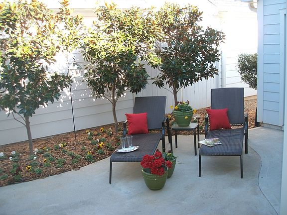Private Courtyard (professionally landscaped)