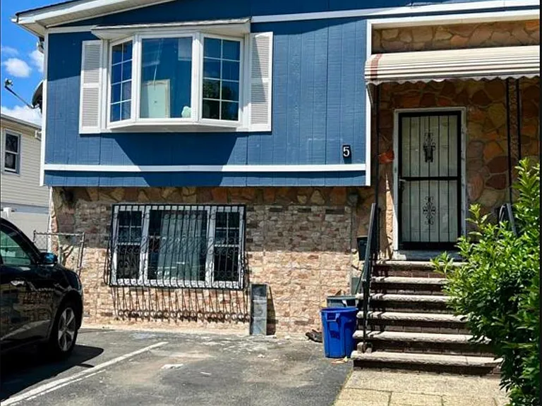 5 Chopin Ct #2 — Photo 16