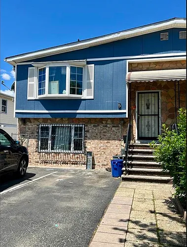 5 Chopin Ct #2 Photo 1