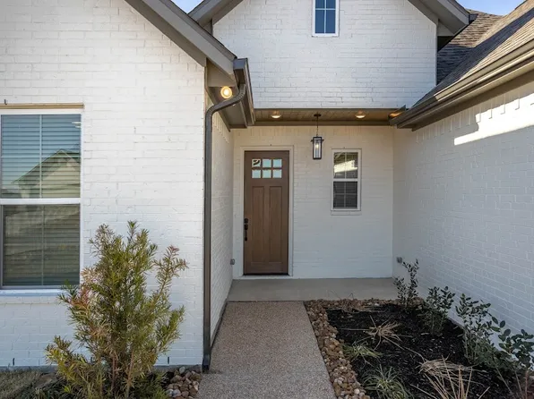 Homes Available Soon, Austins Colony