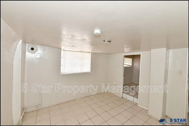 Studio, 1.0 bath, 300 sqft, $475 — Photo 4