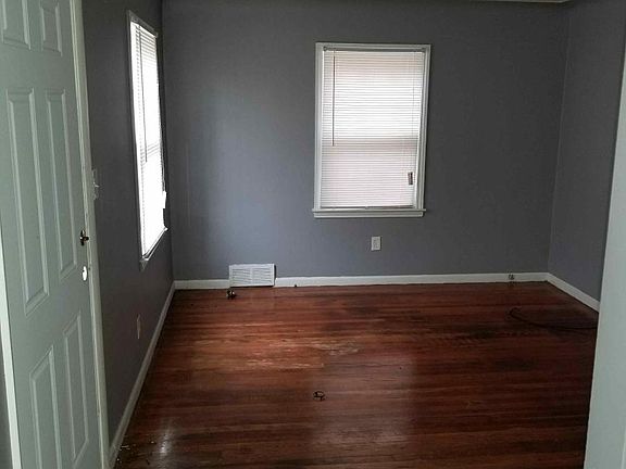 5th image of 18416 Ashton Ave