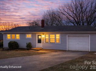 302 Ramsey St, Morganton, NC 28655