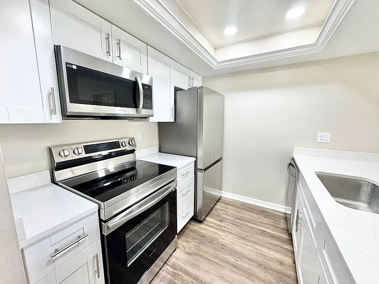 P (Lake Pointe Condo Rentals) — Photo 3