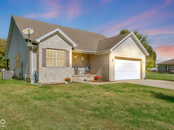 90 W Pigeon Ridge Ct, Scottsburg, IN 47170