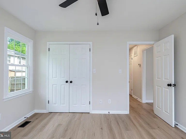561 Tiffany Ct — Photo 18