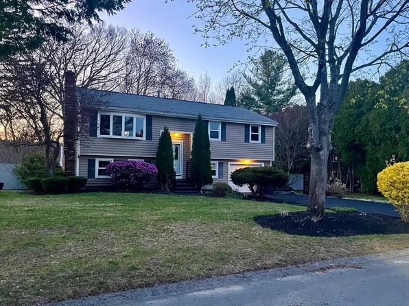 115 Bridle Path Ln, Methuen, MA 01844