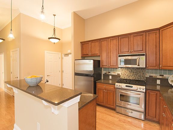 3rd image of 126 Dudley St APT 106