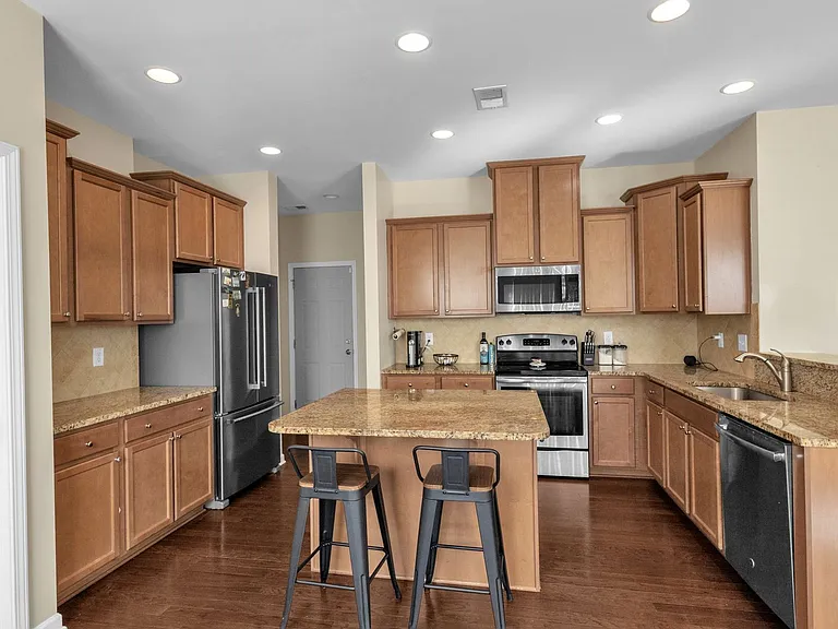 655 Silver Moss Dr — Photo 9