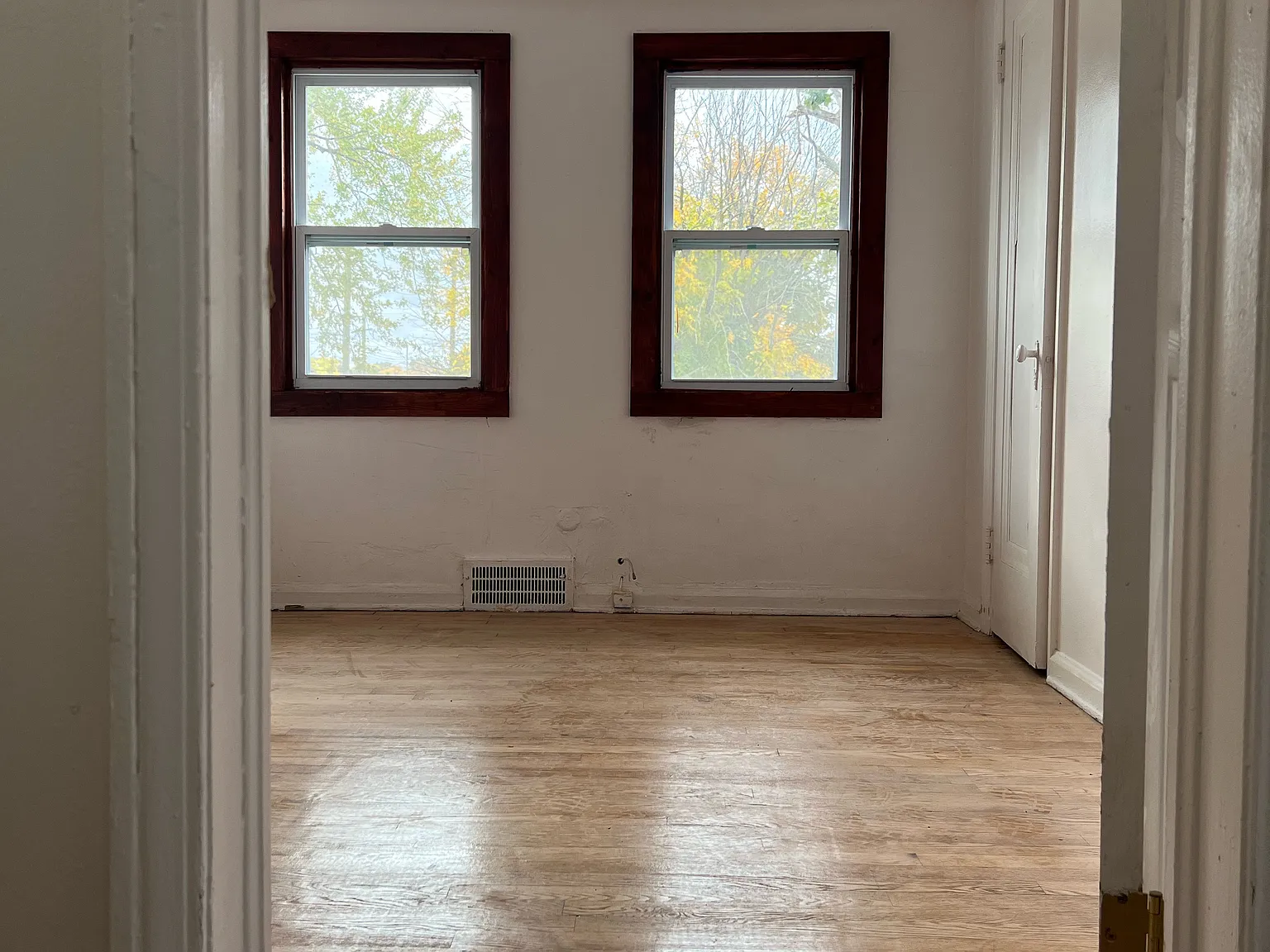 3 bed, 1000 sqft, $1,000 — Photo 3