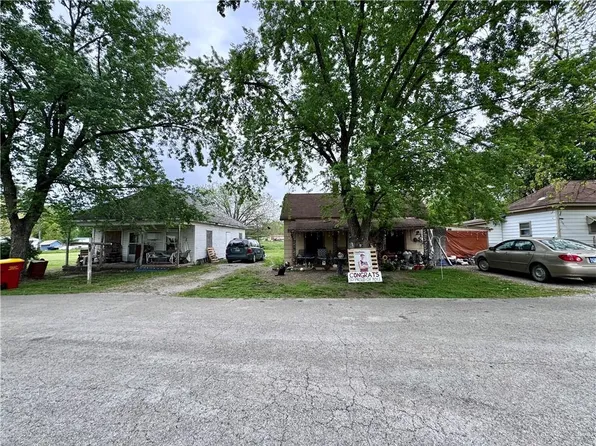 122 S Sycamore St, Mulberry, KS 66756