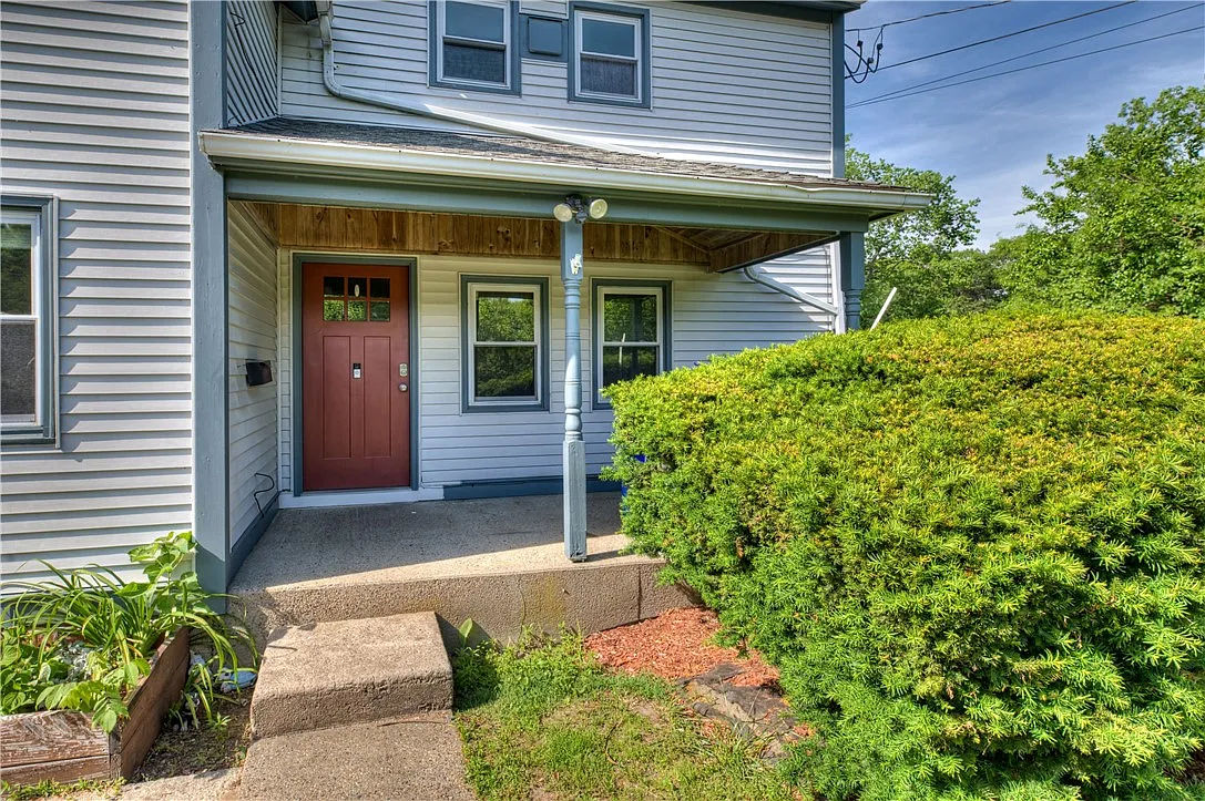 2 bed, 1.0 bath, 886 sqft, $3,000 — Photo 2