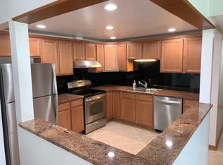 375 Plum Creek Dr APT 101, Wheeling, IL 60090