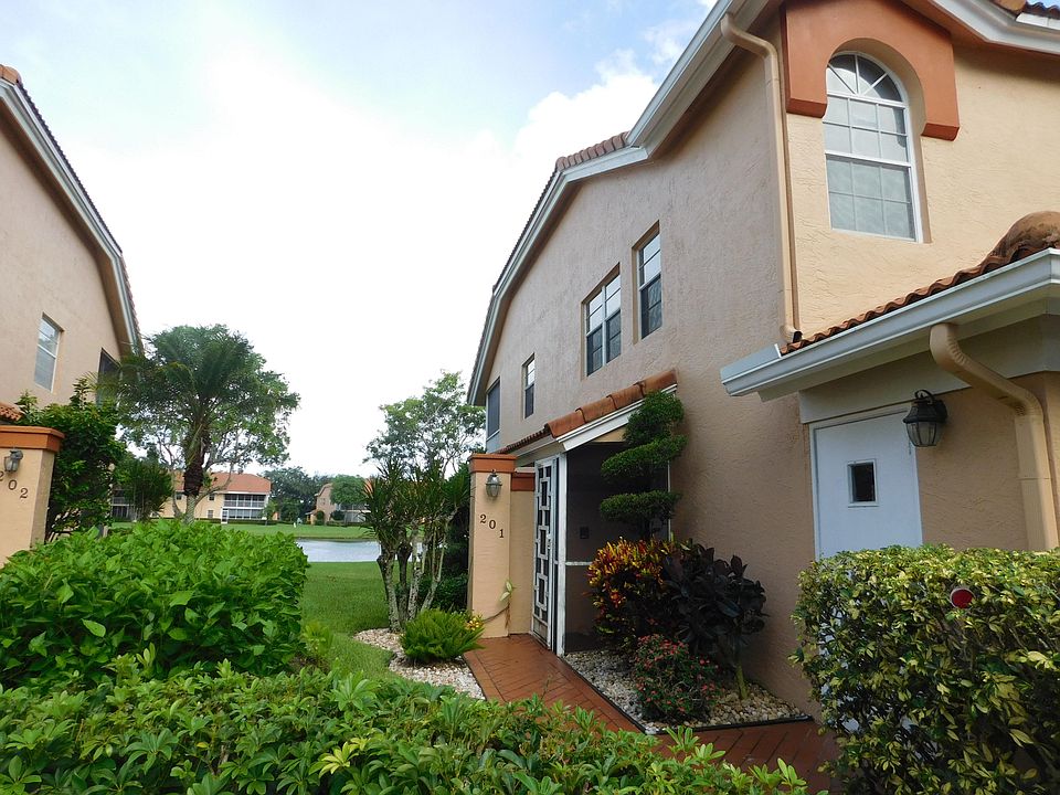 1st image of 9757 Shadybrook Dr APT 201