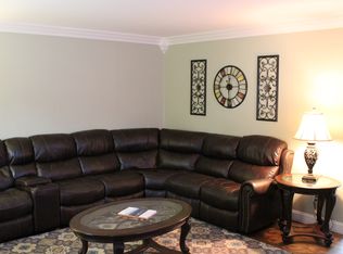 20 Bennett Ave, Huntington Station, NY 11746