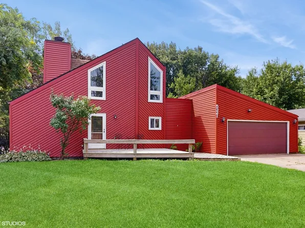 5321 W Valley Dr, Richmond, IL 60071