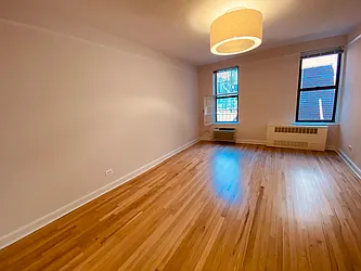 Rented by Metropolis Real Estate of Manhattan