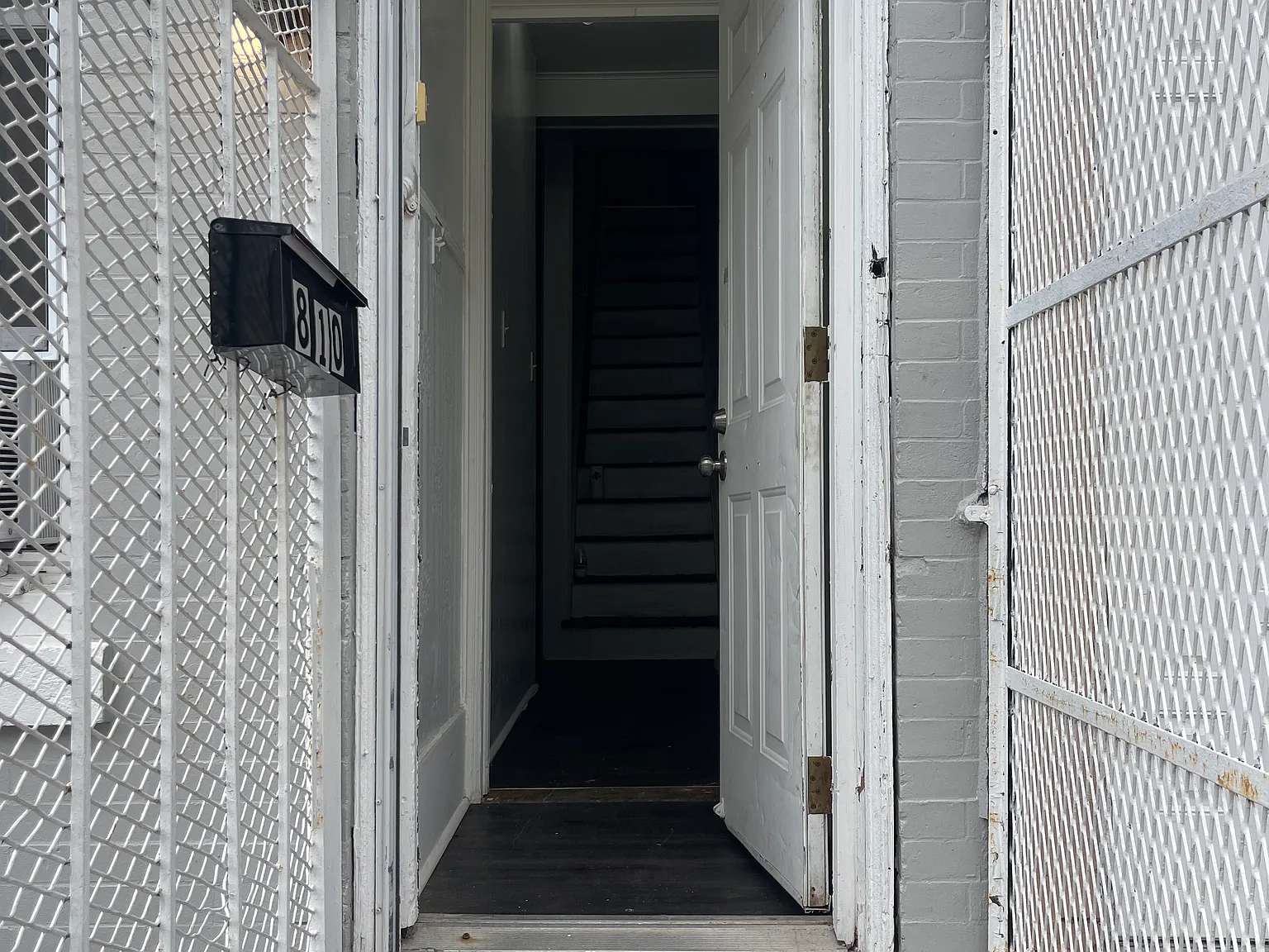 3 bed, 742 sqft, $1,400 — Photo 2