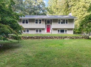 40 Browns Ln, Old Lyme, CT 06371