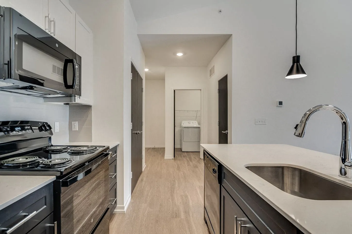 Uptown Square Apartments — Photo 4
