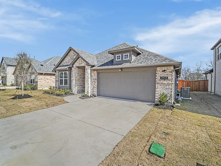 2905 Cantoni Crk — Photo 3