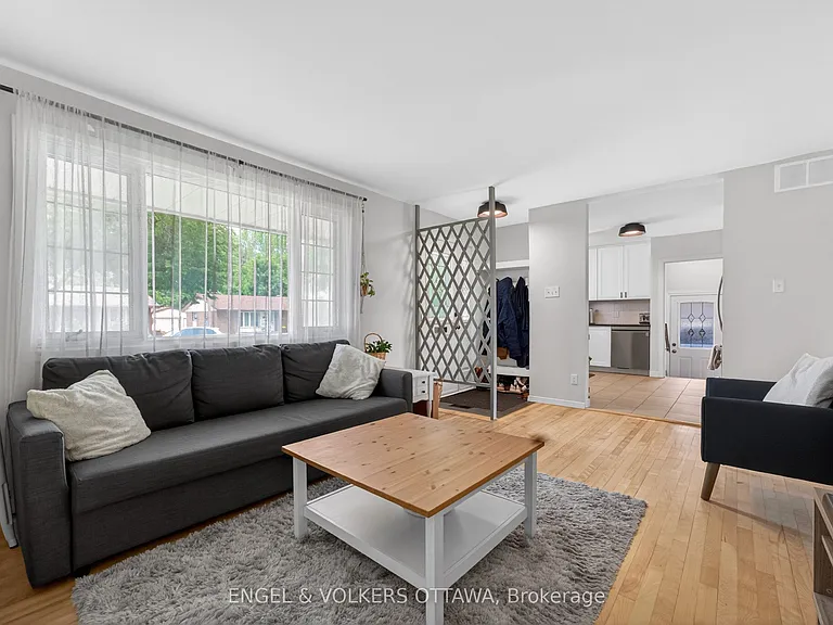 2548 Hanlon Ave — Photo 3