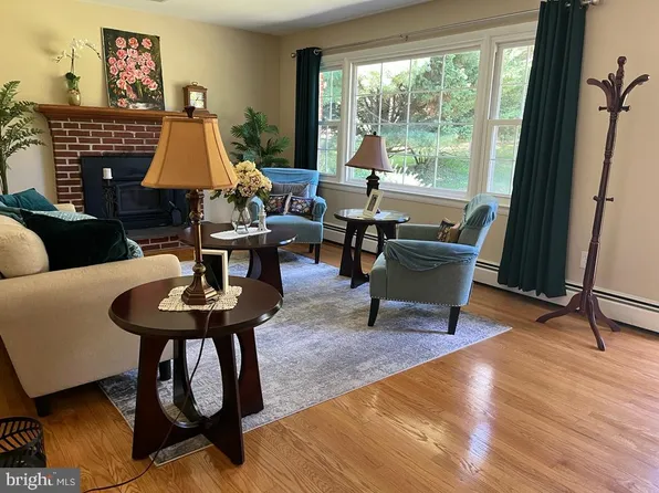 10020 Sweepstakes Rd, Damascus, MD 20872