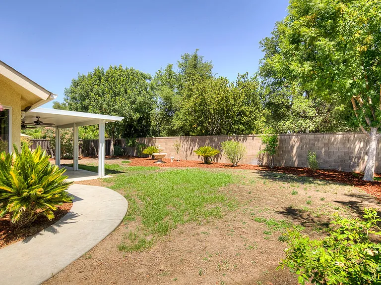 1927 N Karen Ave — Photo 21