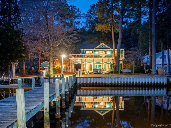 11286 Piankatank Dr, Gloucester, VA 23061