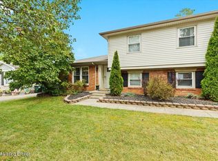 9209 S Pirogue Ct, Jeffersontown, KY 40299