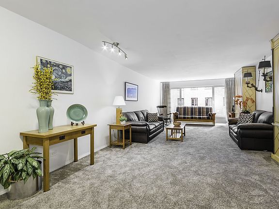 5th image of 200 Central Park S APT 7R