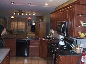 5th image of 28 Eaton Ct