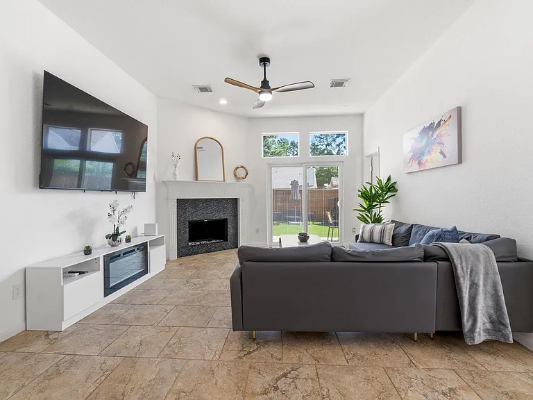 18 Avenswood Pl — Photo 3