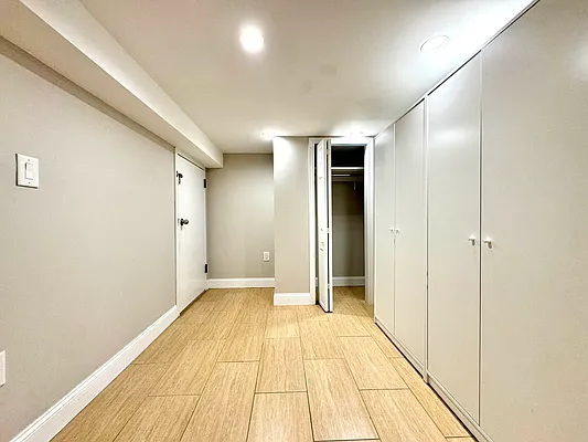 Rented by Astoria Realty | media 12