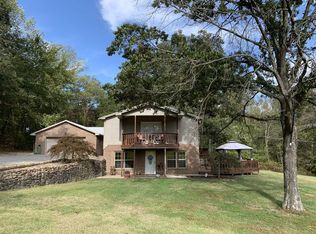 348 Spring Meadow Dr, Radcliff, KY 40160