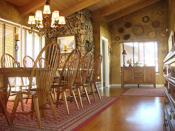 LIVING/FORMAL DINING