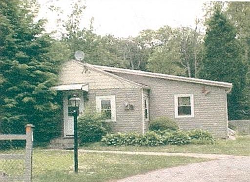 1st image of 128 Lake Dr