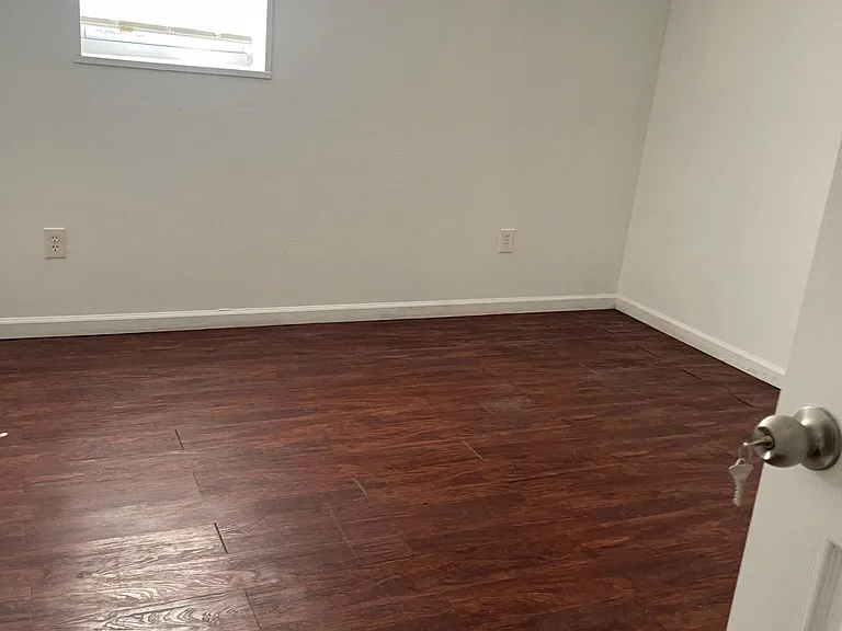 102 Grove St — Photo 4