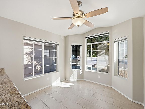 4th image of 700 E GARY Drive