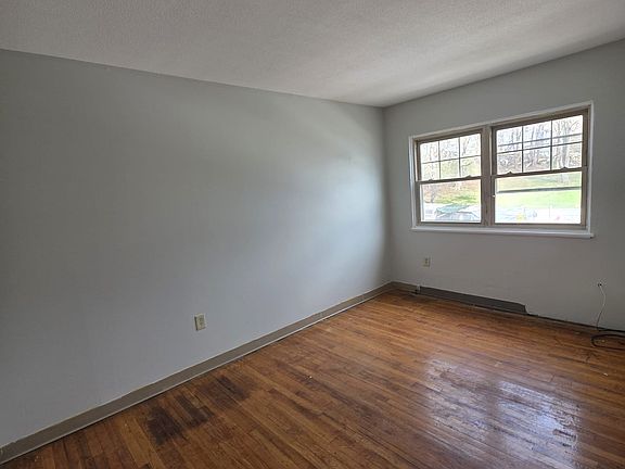 5th image of 32 Barnes St #B