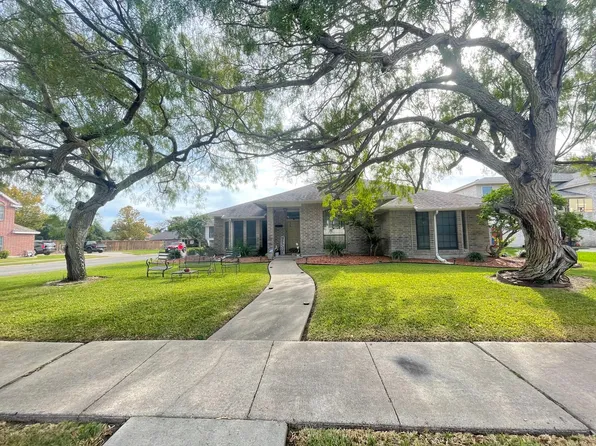 300 Long Point Dr, Portland, TX 78374