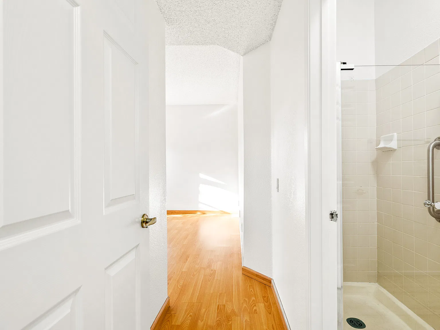 3 bed, 1438 sqft, $3,750 — Photo 2