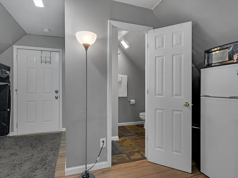 126 White Oak Dr #2 — Photo 12
