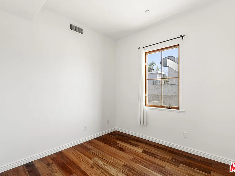744 N Alfred St #104 — Photo 30