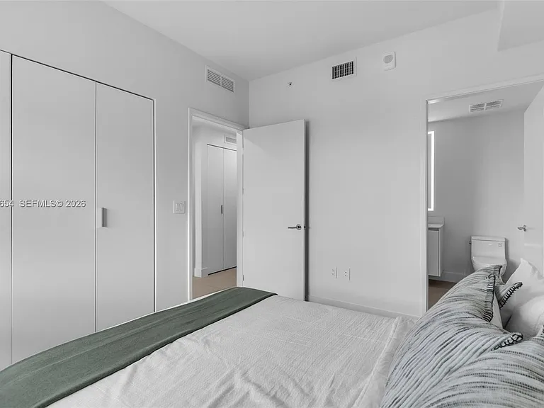 700 NE 24th St #1203 — Photo 29