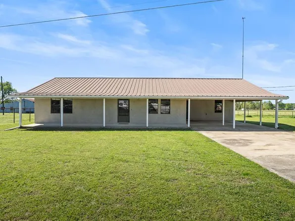 1608 Goodwin Rd, Hooks, TX 75561