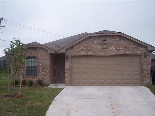 1st image of 504 SW 121st Pl