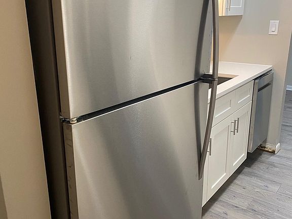 5th image of 170 E Lake St #216